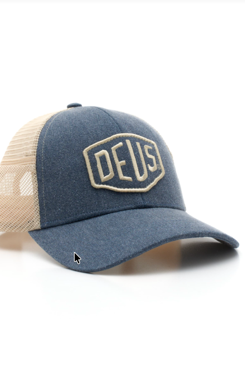 Blue cap with beige mesh and 'DEUS' logo on a white background