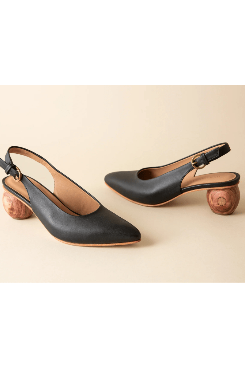 Shoes - Huma Blanco - Canela in Coal - Archery Close