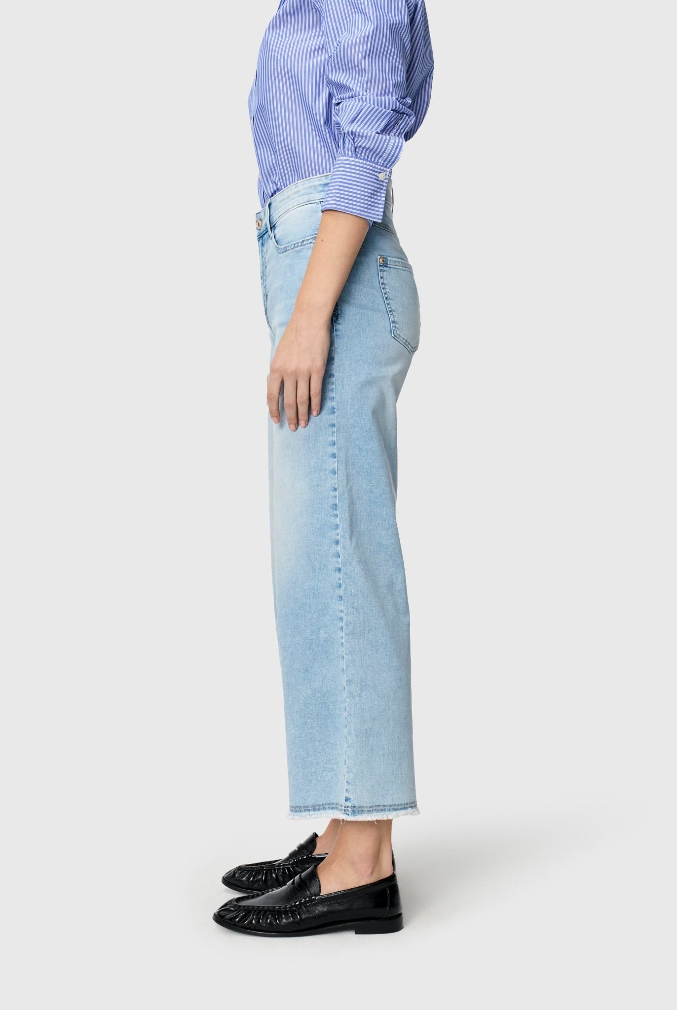 Jeans - MAC Jeans - Dream Wide Cropped in Light Azure - Archery Close