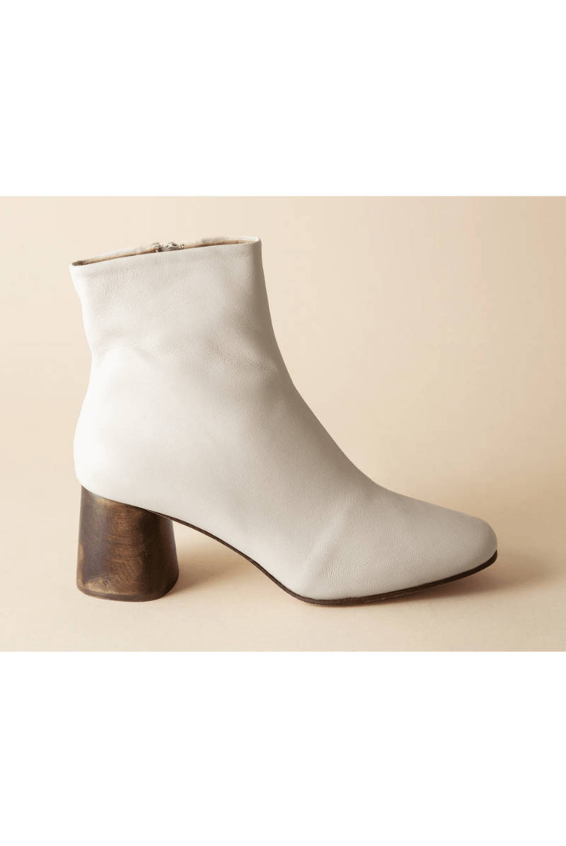 Boots - Huma Blanco - Harlow in Bone - Archery Close