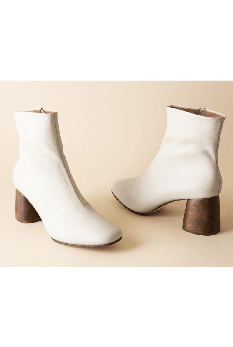 Boots - Huma Blanco - Harlow in Bone - Archery Close