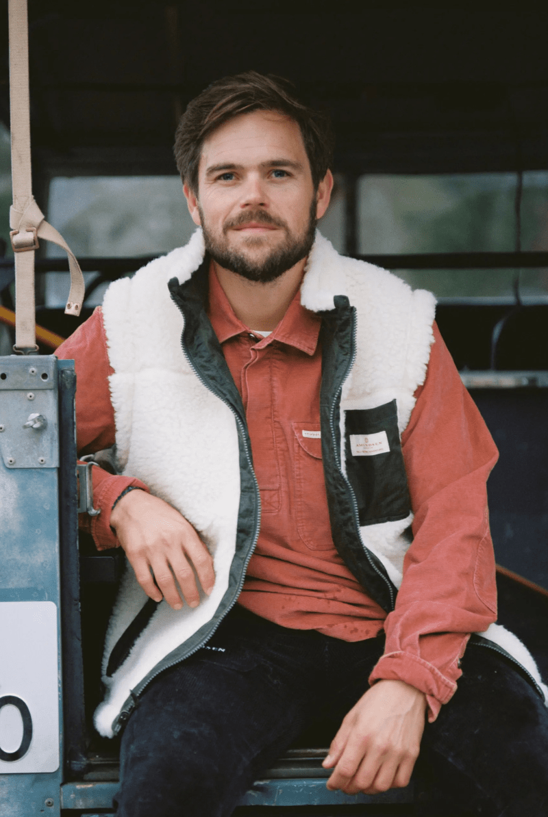 Vests - Amundsen - Harverster Reverso Waxed Vest - Archery Close