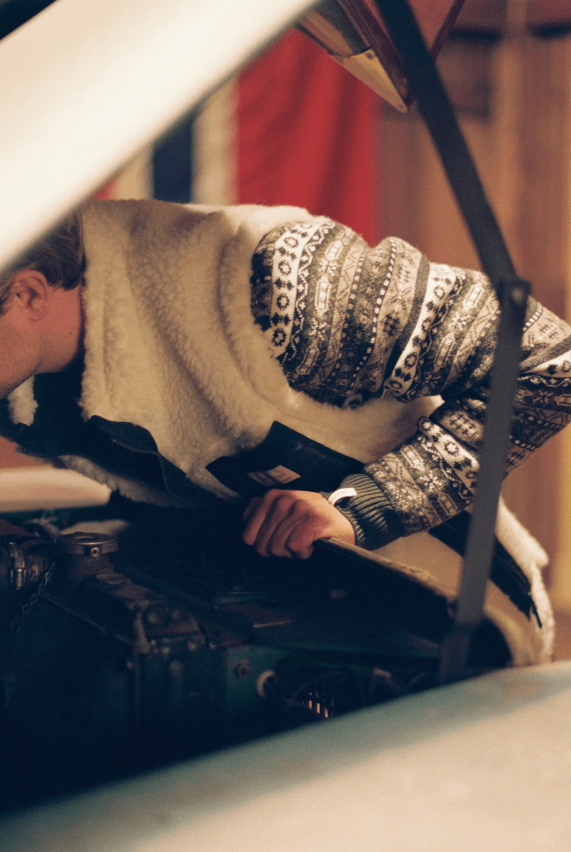 Vests - Amundsen - Harverster Reverso Waxed Vest - Archery Close