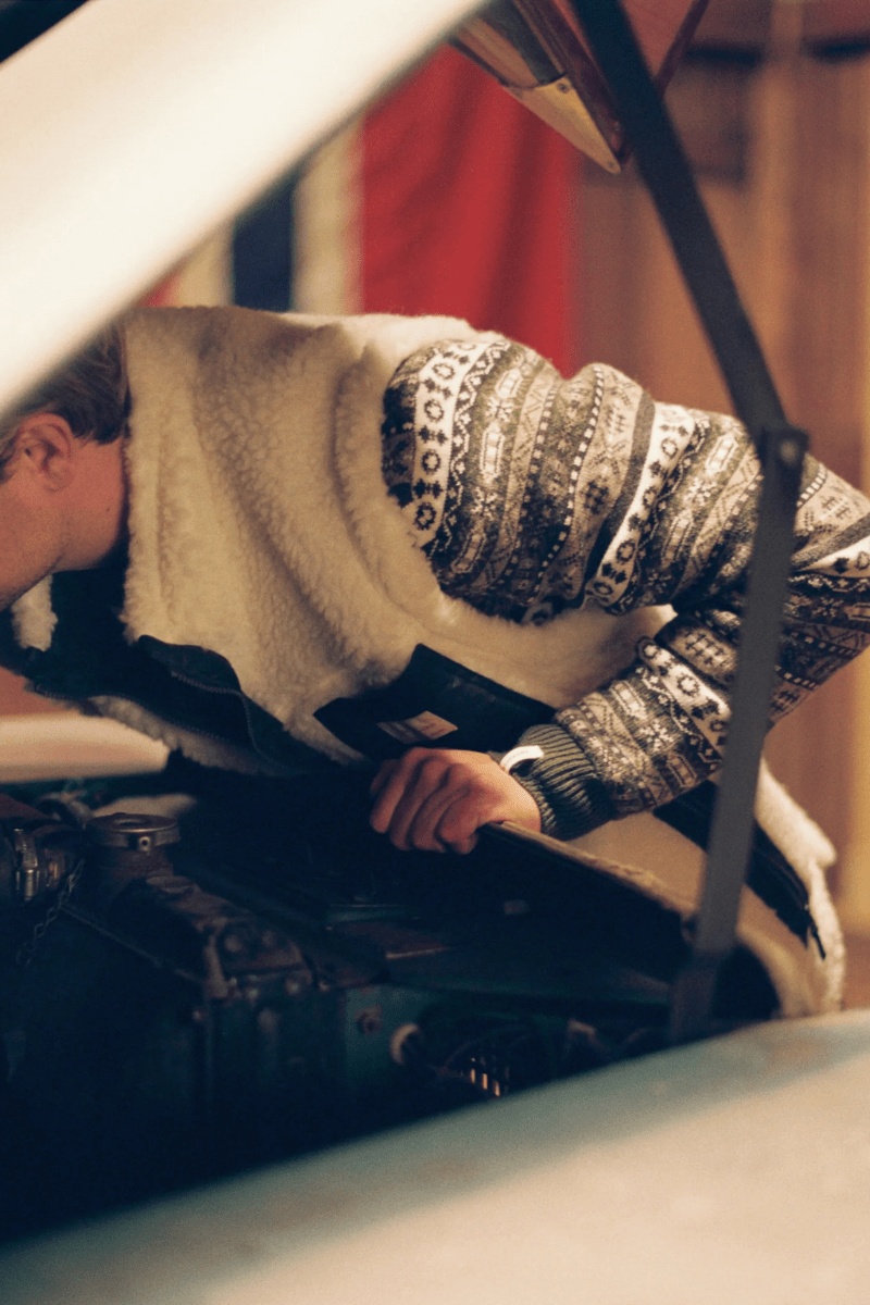 Vests - Amundsen - Harverster Reverso Waxed Vest - Archery Close