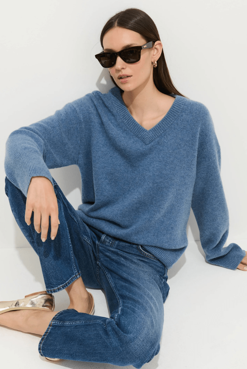 Sweater - Alex Mill - Rowan V - Neck Sweater in Cashmere - Archery Close