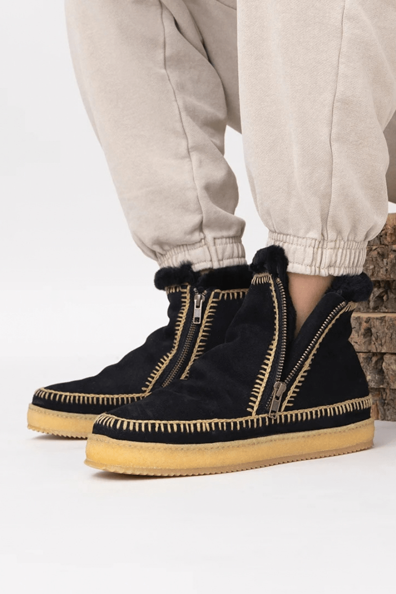 Boots - Laidback London - Setsu Crochet Black Suede - Archery Close