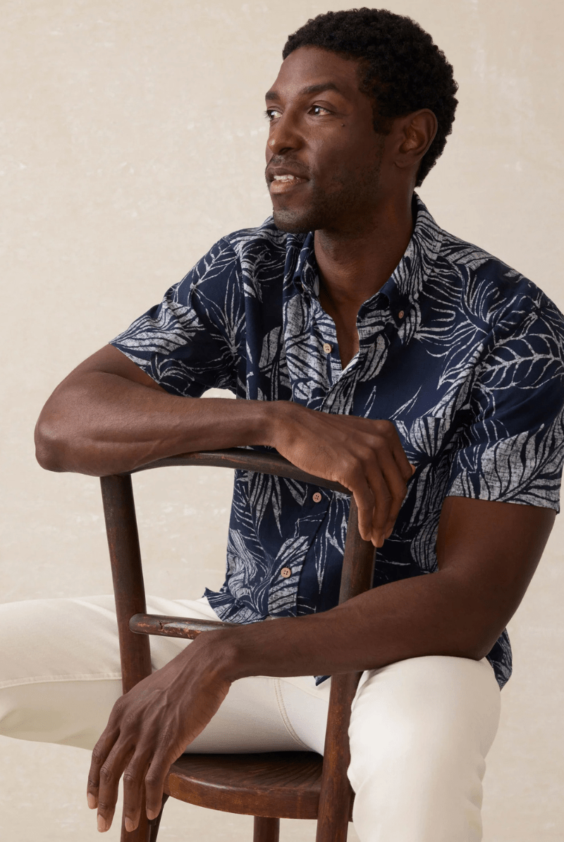 Shirts & Tops - Faherty Brand - Short - Sleeve Breeze Shirt - Navy Perro Tropical - Archery Close