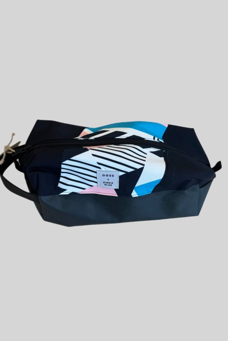 Handbags, Wallets & Cases - Birdie Blue - The Traveler - Archery Close