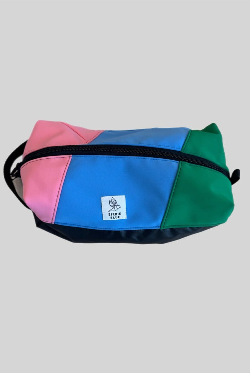 Handbags, Wallets & Cases - Birdie Blue - The Traveler - Archery Close