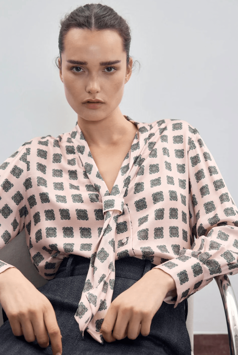 Shirts & Tops - Smythe - V-Necktie Blouse - Archery Close