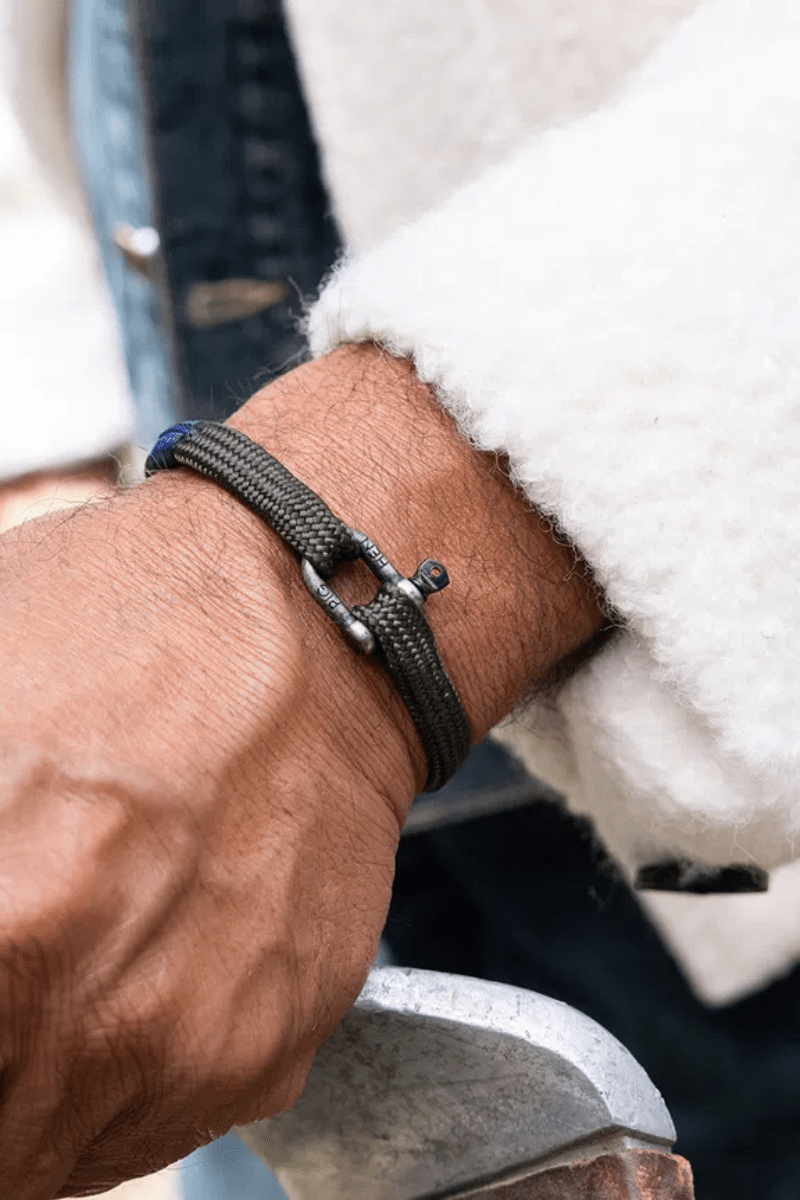 Jewelry - Pig & Hen - Vicious Vik - Archery Close