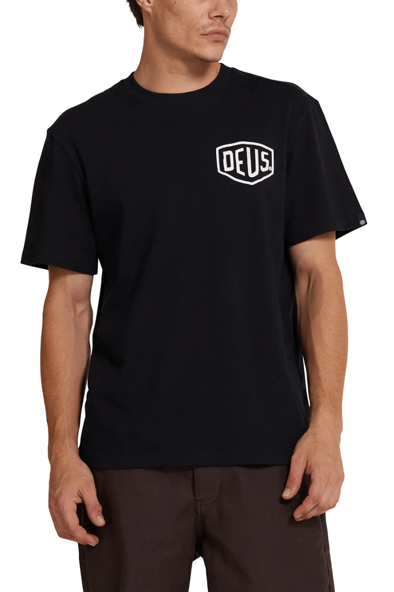 Carby Pickup Tee - Deus ex Machina - Archery Close