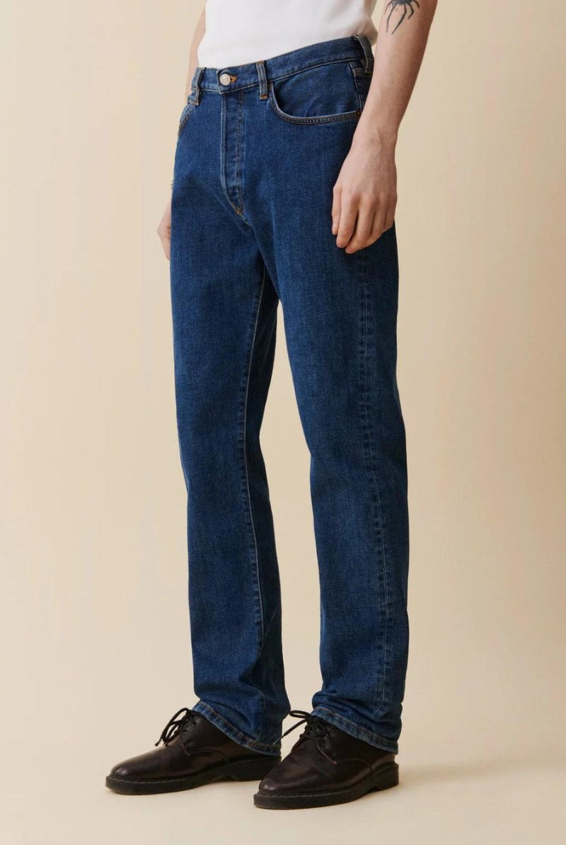 CM002 Casual - Jeanerica - Archery Close