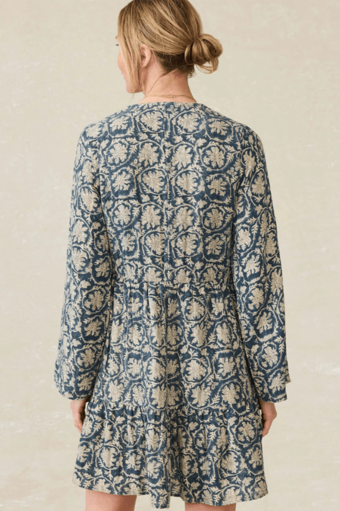 Dune Cotton Gauze Oceana Dress in Tranquil Tides - Faherty Brand - Archery Close
