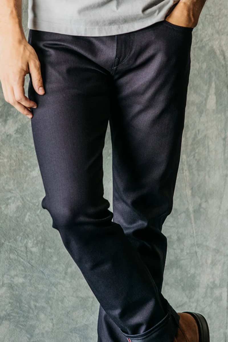 The Scissors Slim Tapered Indigo Black Raw 10.5oz Selvedge - Hiroshi Kato - Archery Close