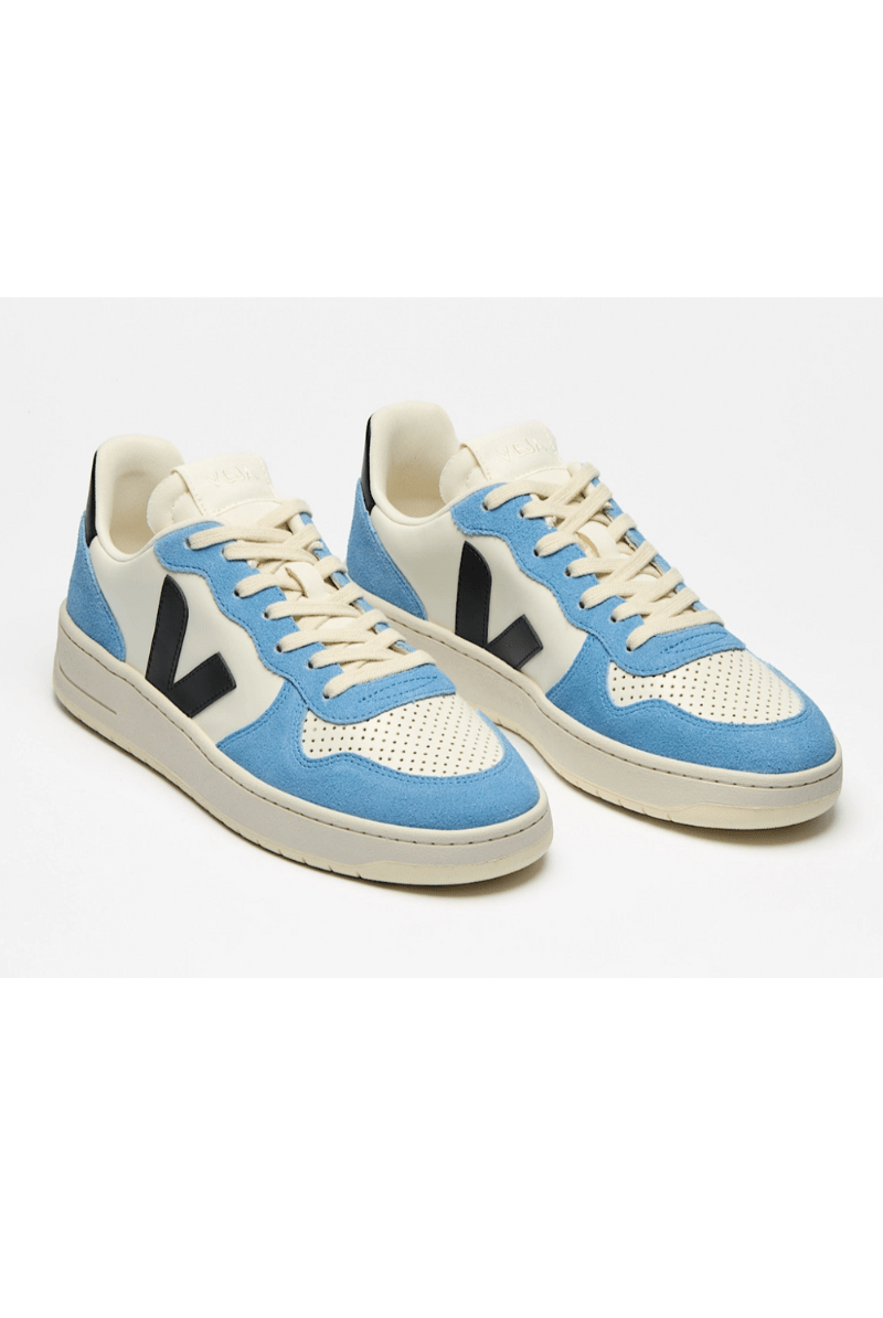 V - 10 in Pure Black Aqua - Veja - Archery Close