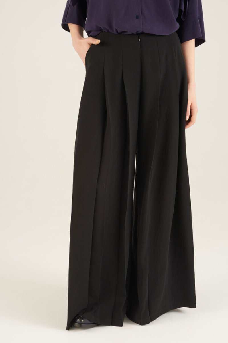 Black pants - Cotelac - Archery Close