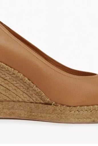 Shoes - Penelope Chilvers - Scoop leather espadrille in tan - Archery Close