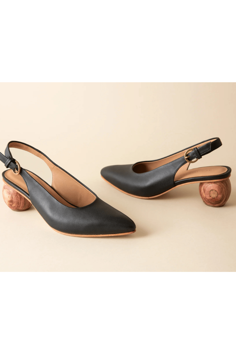 Shoes - Huma Blanco - Canela in Coal - Archery Close