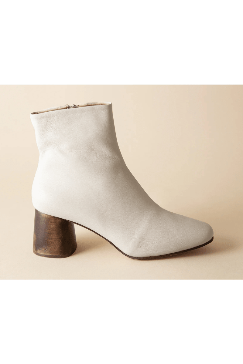 Boots - Huma Blanco - Harlow in Bone - Archery Close