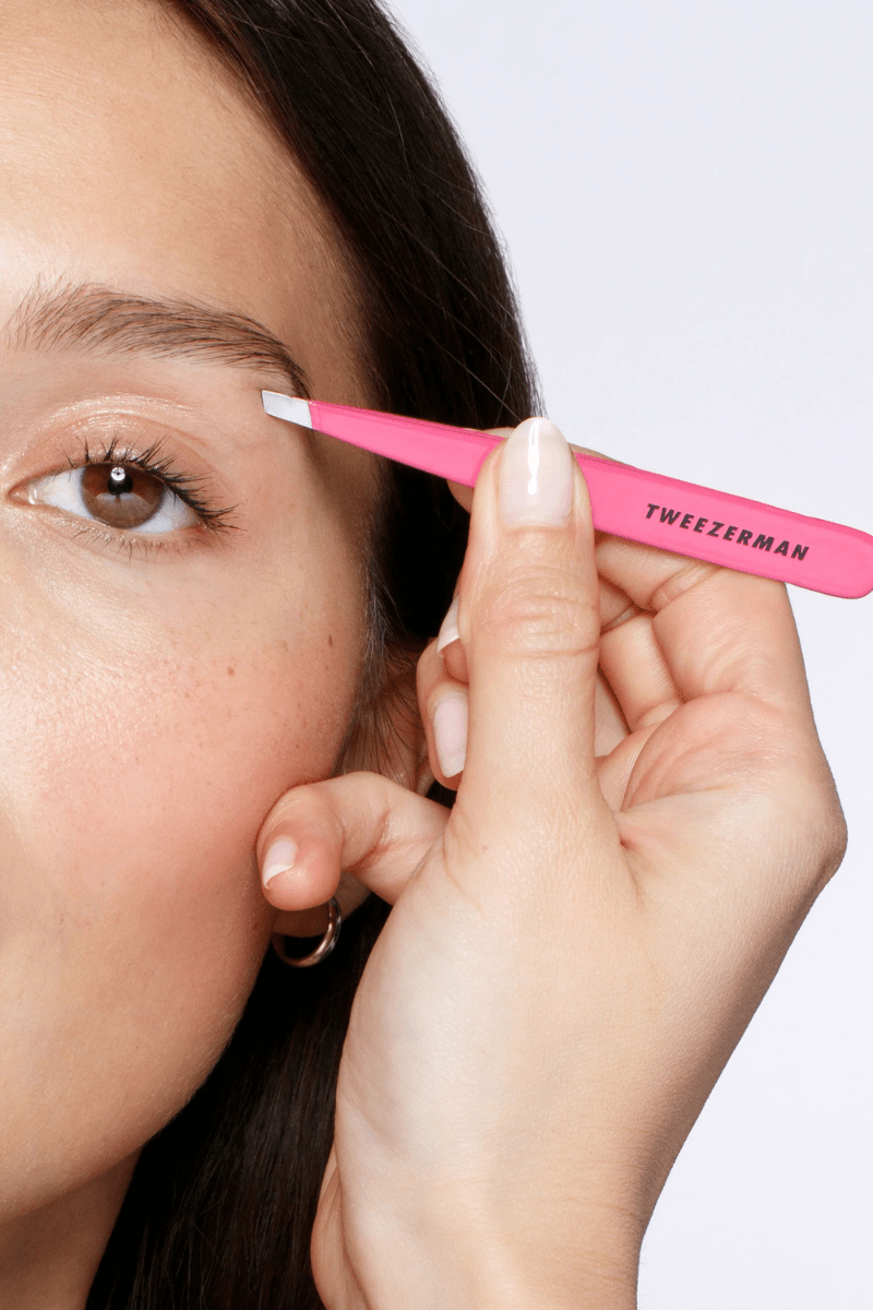 Hair & Skincare - Tweezerman - Pretty in Pink Slant Tweezer - Archery Close