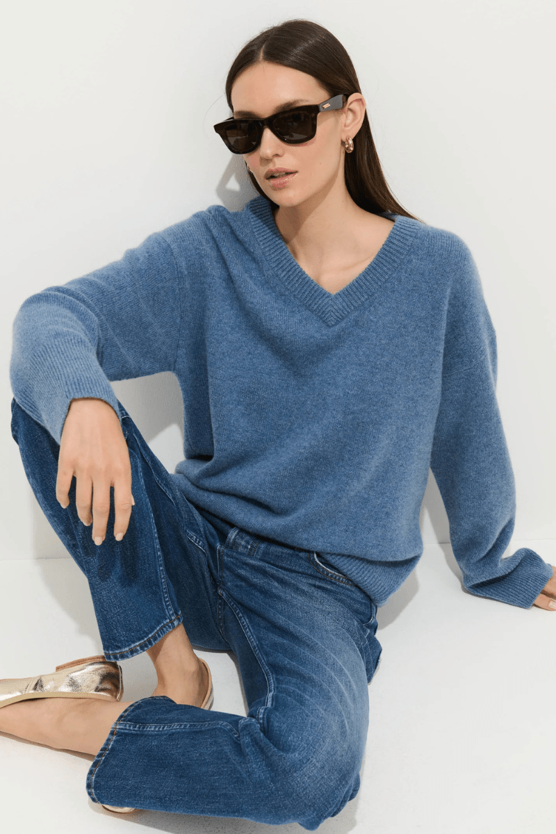 Sweater - Alex Mill - Rowan V - Neck Sweater in Cashmere - Archery Close