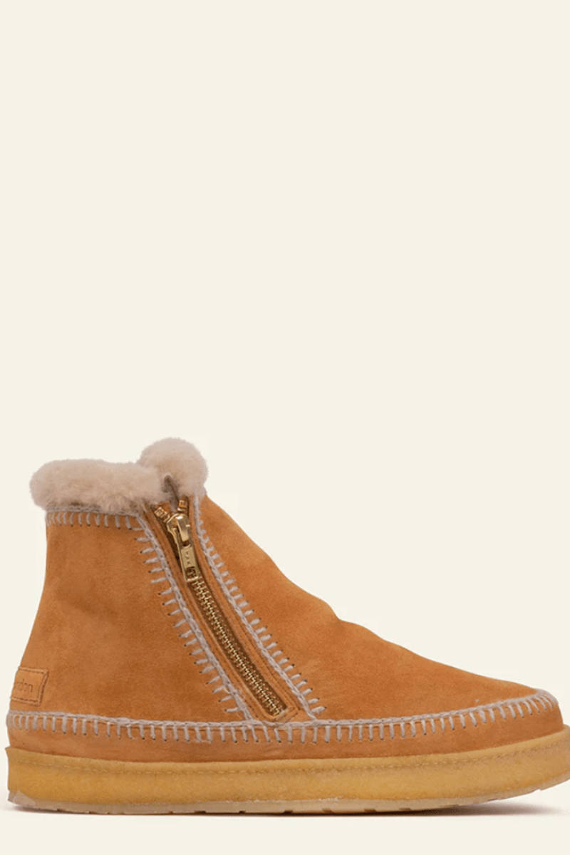 Boots - Laidback London - Setsu Crochet Boot in Chestnut Suede - Archery Close