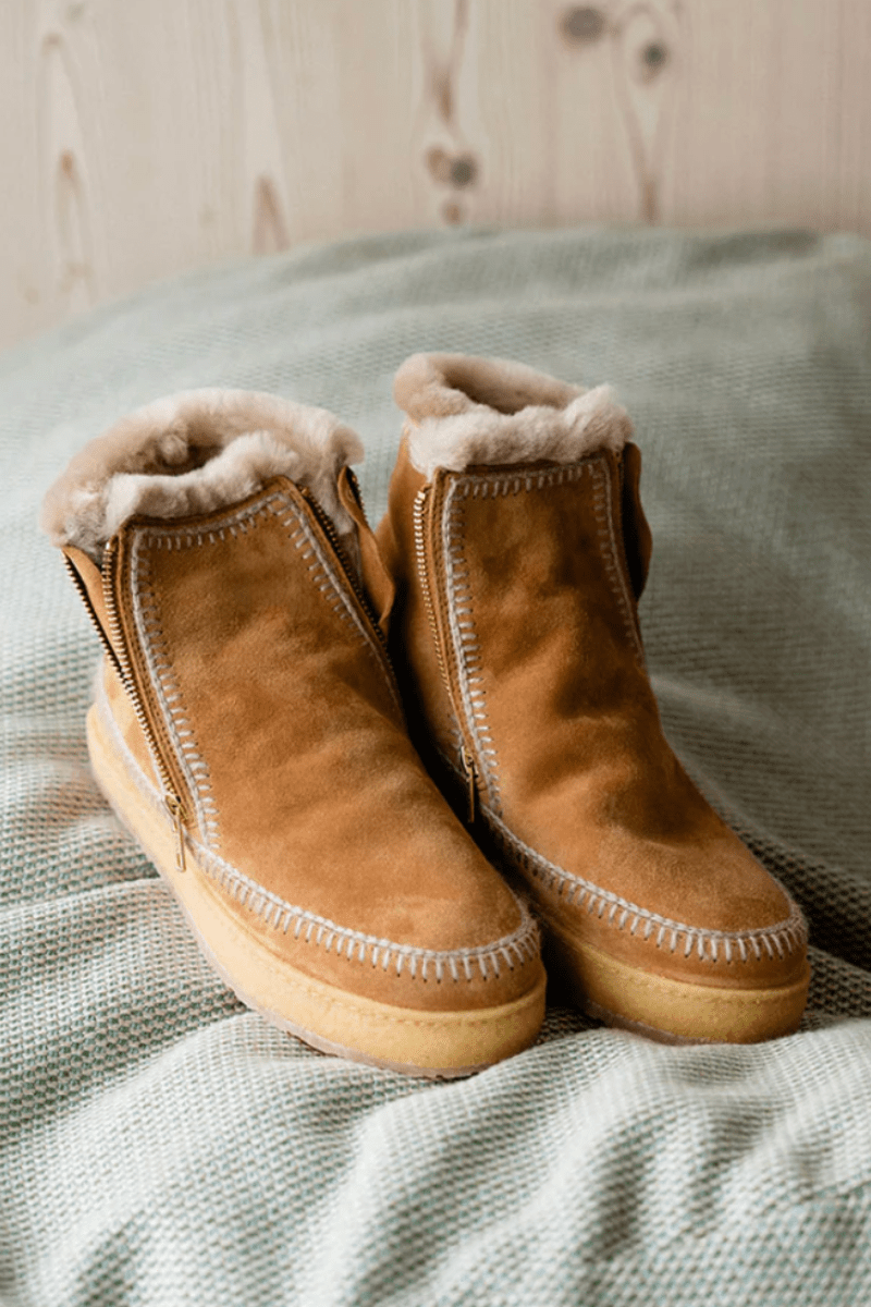 Boots - Laidback London - Setsu Crochet Boot in Chestnut Suede - Archery Close