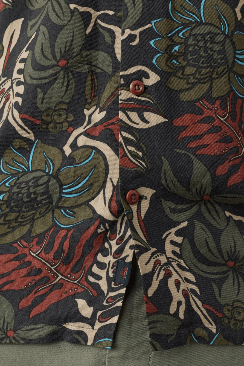 Shirts & Tops - Faherty Brand - Short - Sleeve Bali Camp Shirt in Rainforest Nights - Archery Close