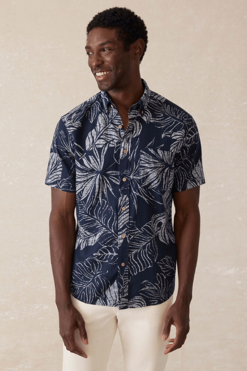 Shirts & Tops - Faherty Brand - Short - Sleeve Breeze Shirt - Navy Perro Tropical - Archery Close