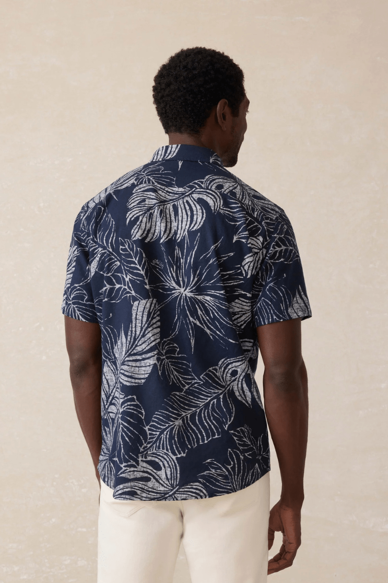 Shirts & Tops - Faherty Brand - Short - Sleeve Breeze Shirt - Navy Perro Tropical - Archery Close