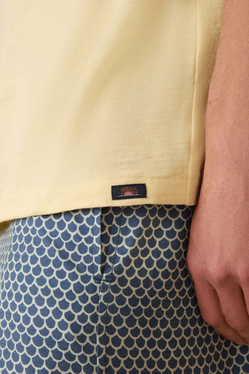 T-Shirt - Faherty Brand - Sunwashed Pocket Tee in Isle Sun - Archery Close