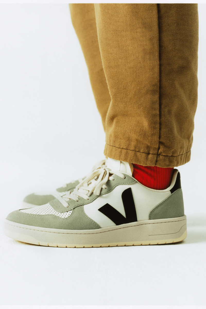 Sneakers - Veja - V - 10 Leather Pure Black Clay - Archery Close