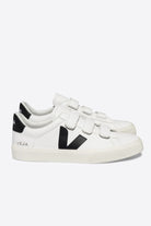 RECIFE LEATHER WHITE BLACK - Veja - Archery Close