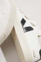 RECIFE LEATHER WHITE BLACK - Veja - Archery Close