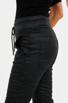 Shely Black Pants Original - Bevy Flog - Archery Close