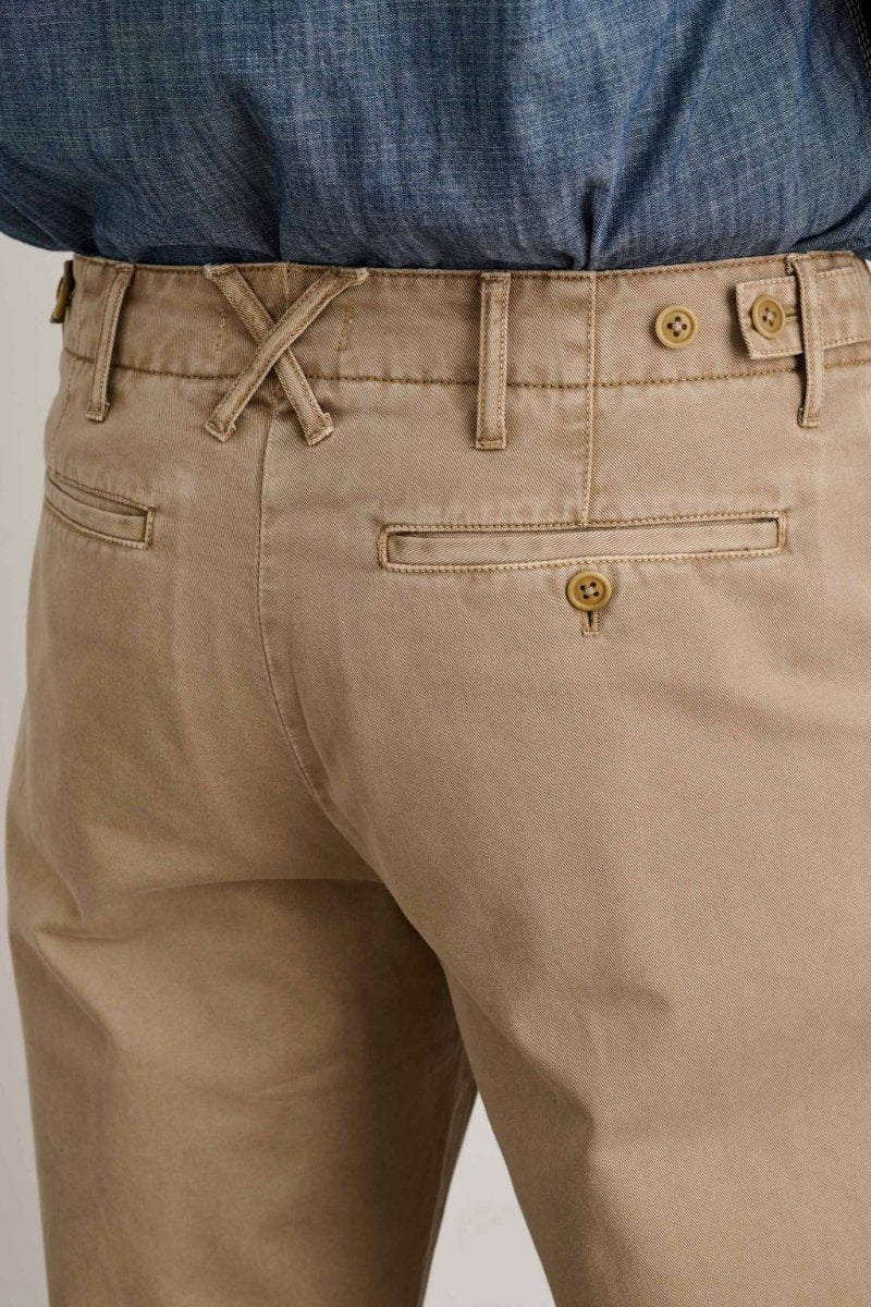 Straight Leg Pant in Vintage Washed Chino - Alex Mill - Archery Close